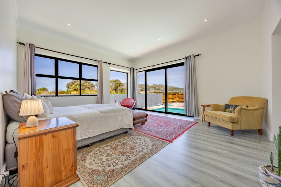 4 Bedroom Property for Sale in Crofters Valley Western Cape